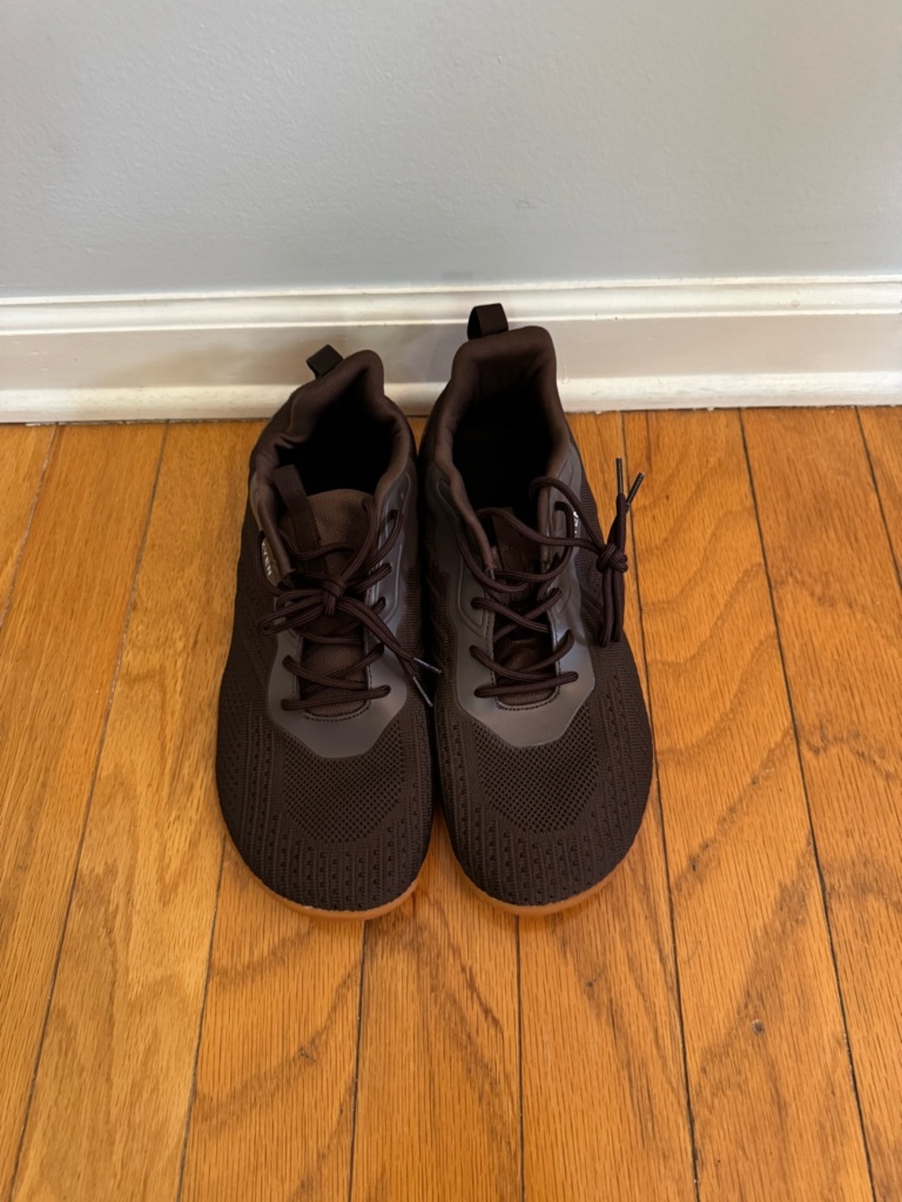 Men's Brown Athletic Sneakers - Sleek Lightweight Design